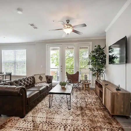 Uptown Dallas Apartments